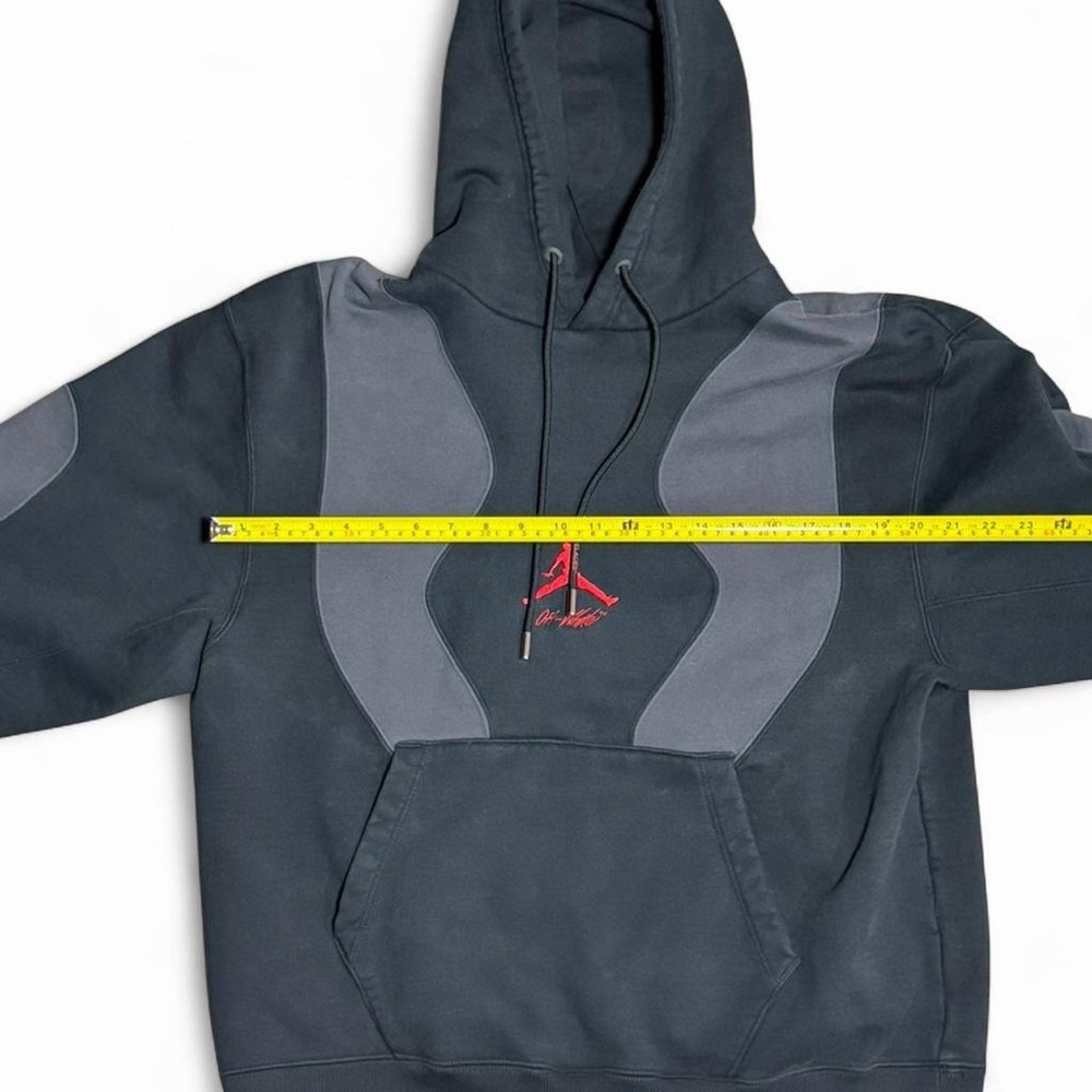 Jordan x Off White Hoodie - Picture 3 of 8